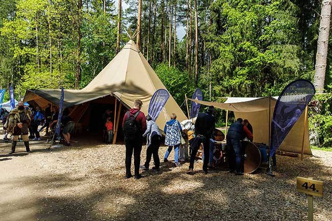 Kurbads. Latvju varoņstāsts atklāšana Tērvetē ar grupas Skyforger koncertu