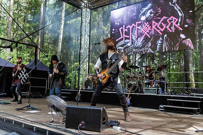 Kurbads. Latvju varoņstāsts atklāšana Tērvetē ar grupas Skyforger koncertu